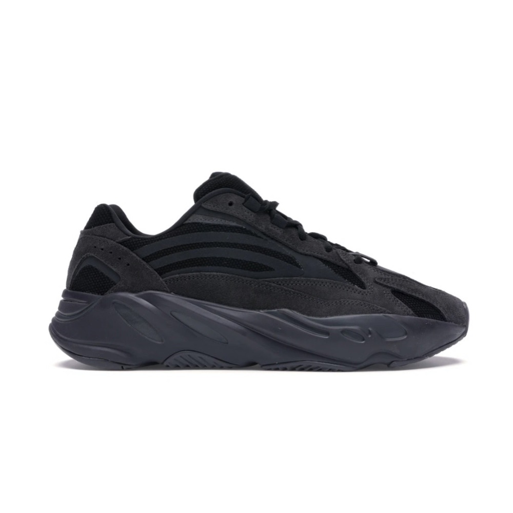 Yeezy 700 V2 Vanta Size 11.5